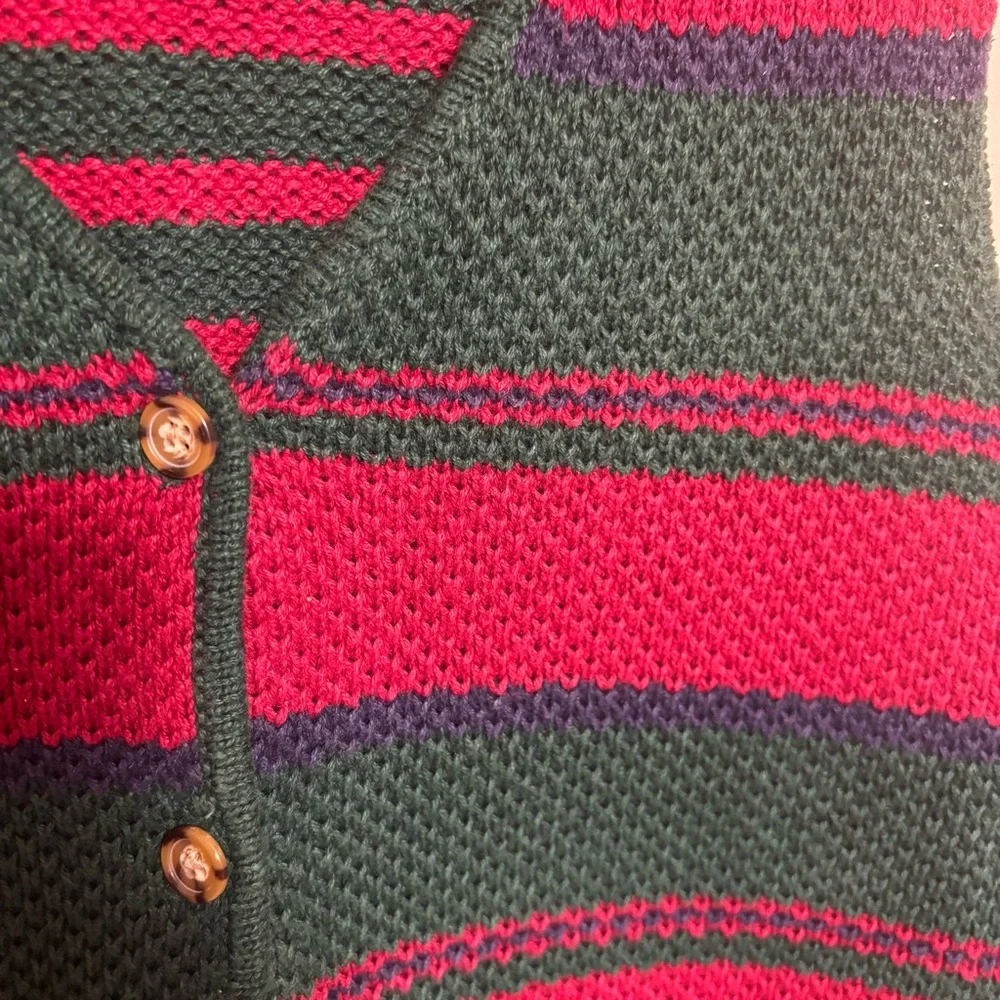 Vintage Nuggets Women’s Sweater Vest Button Down Red Green Stripe Holiday Medium